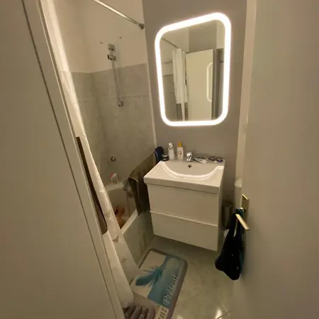 Studio Dans Residence Avec Piscine Le Cannet