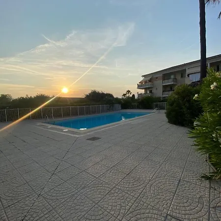 Studio Dans Residence Avec Piscine Lejlighed Le Cannet